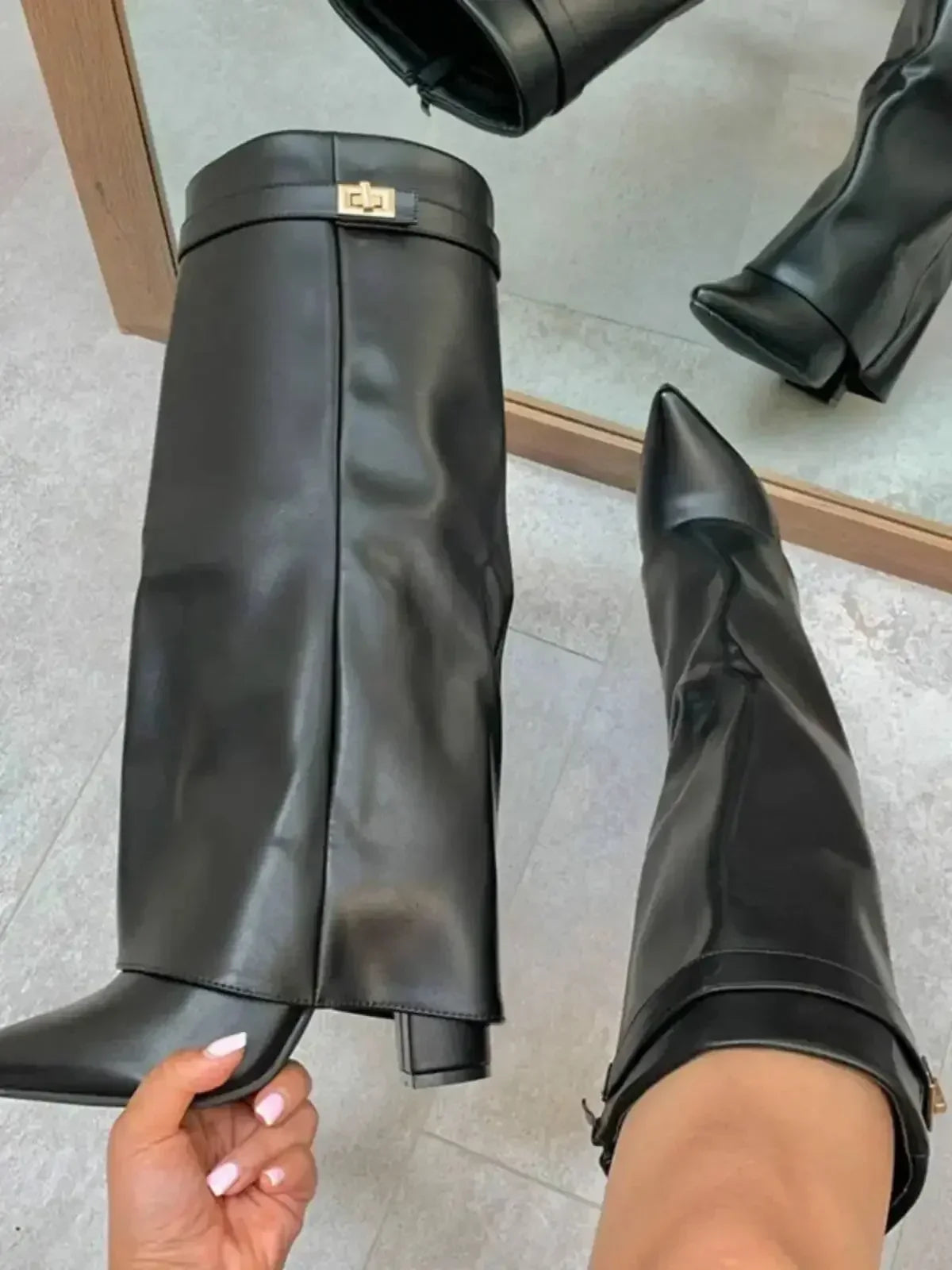 Estee Lumière Suede Boots